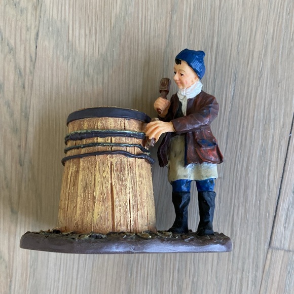 Williamsburg Cooper Making Wooden Barrel - Lang and Wise - Picture 1 of 10